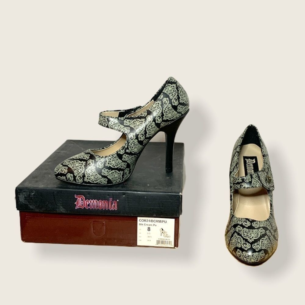 Demonia Cordelia Pumps Black Cream Size 8